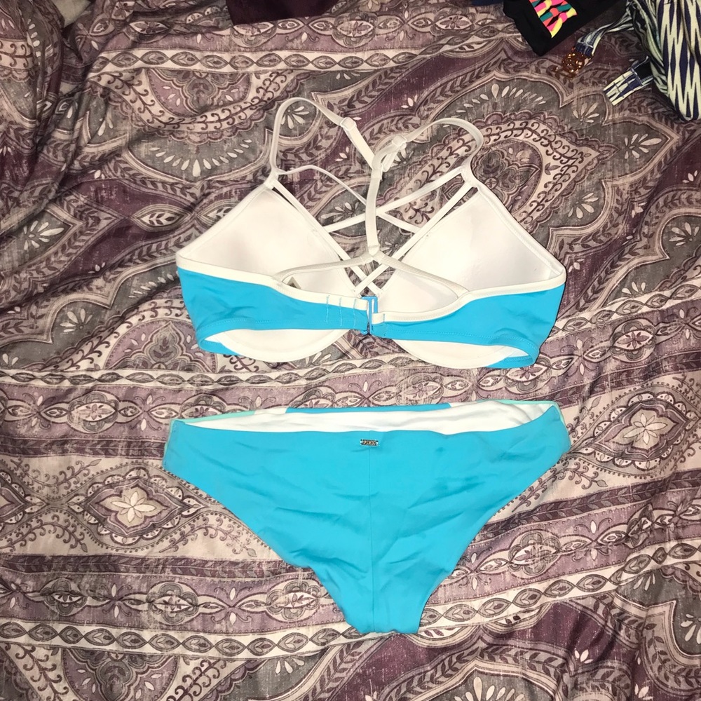 VS Bikini Set - Picture 2 of 4